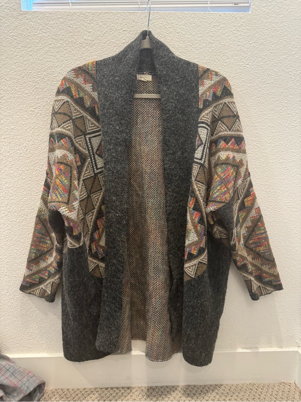 Debut open/front gray cardigan w/ multicolor geometric Aztec/tribal sleeve print